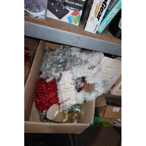 2112 - A quantity of various Christmas decorations. Contents of 1 shelf