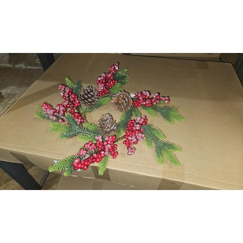 2606 - A box containing 6 decorative Christmas wreaths