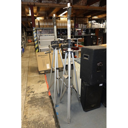 2403 - 2 x height adjustable loud speaker stands