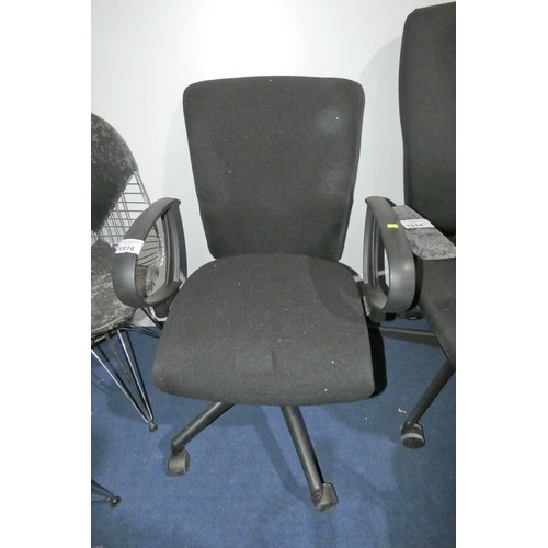 1516 - 1 x black upholstered office swivel chair