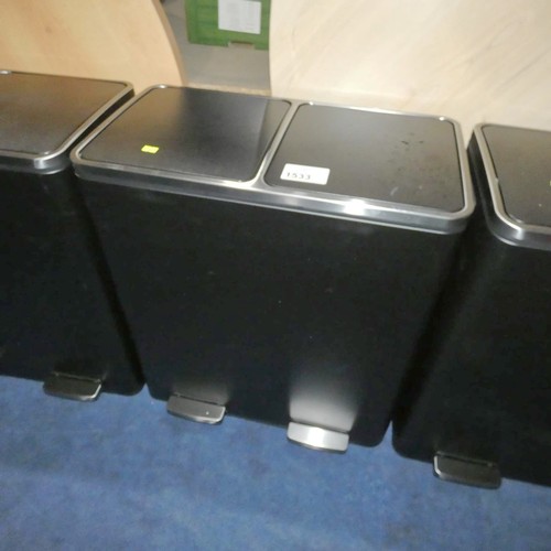 1533 - 1 x twin compartment / twin pedal bin