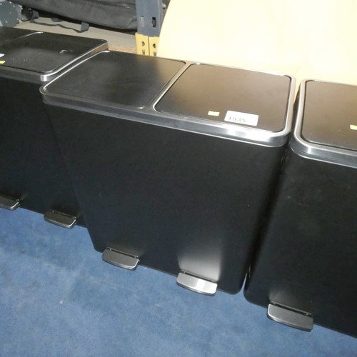 1535 - 1 x twin compartment / twin pedal bin