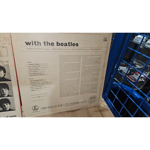 2331 - 8 x various vinyl records by The Beatles / Wings / Paul McCartney