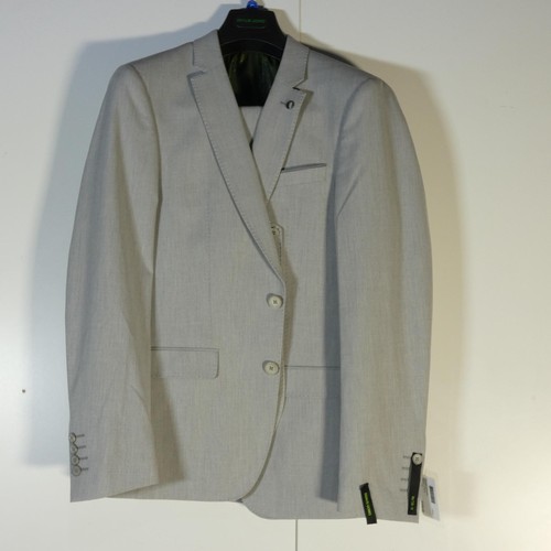 73 - A gentleman's grey suit by Remus Uomo, jacket 38R & trousers 38R, includes waistcoat, retail price £... 