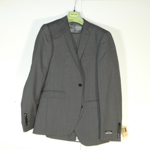 76 - A gentleman's grey suit by Remus Uomo, jacket 38L & trousers 32L includes waistcoat, retail price £3... 