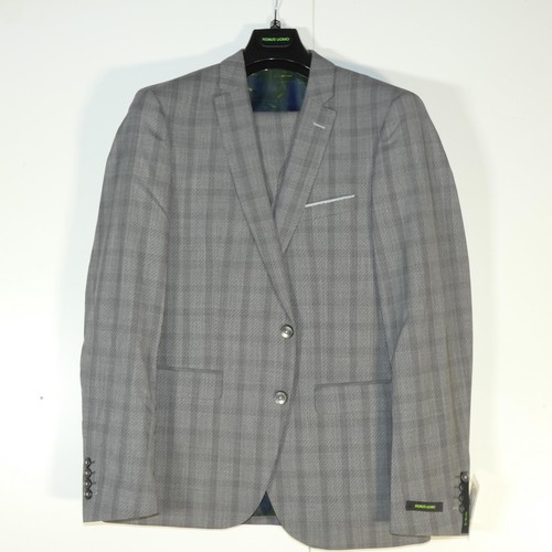 88 - A gentleman's grey check suit by Remus Uomo, jacket 42R & trousers 36R, includes waistcoat, retail p... 