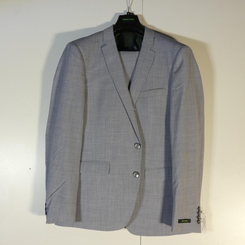 91 - A gentleman's grey suit by Remus Uomo, jacket 42R & trousers size unknown, includes waistcoat, retai... 