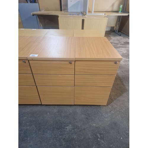 1582 - 2 x wood effect static pedestals - neither have wheels fitted