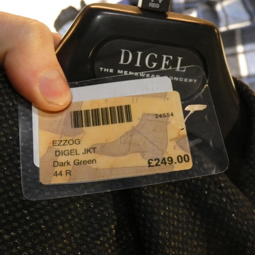 255 - A gentleman's green jacket by Digel size 44R, retail price approx £249 - please see pictures for mor... 