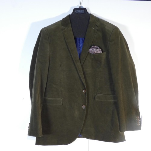 324 - A gentleman's green jacket by Brook Taverner size 48R, retail price approx £169 - please see picture... 