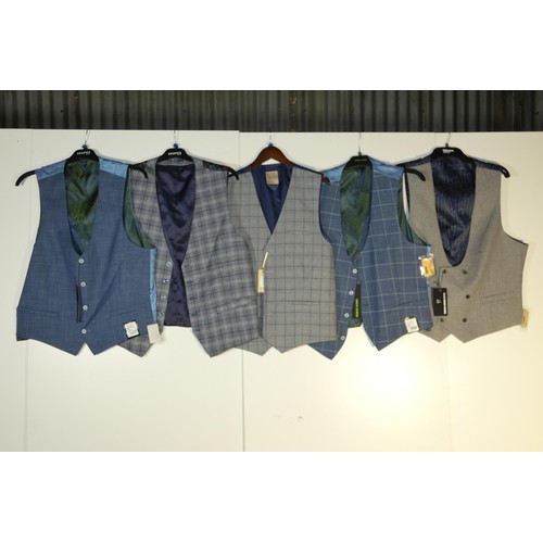 418 - 5 x men's waistcoats size 44 - retail approx £250 - please see pictures for more details