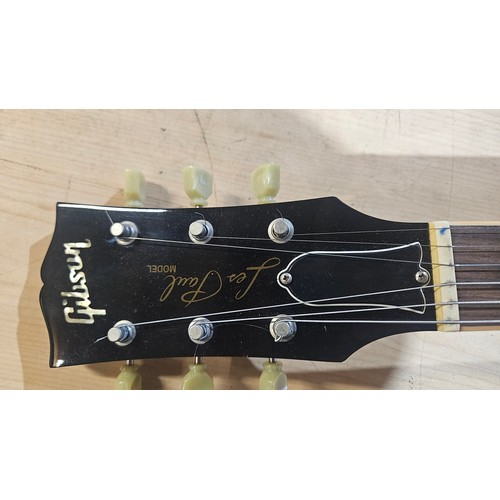 2512 - An Electric 6 string guitar by Gibson - Les Paul standard model - made in the USA, Serial number = 0... 