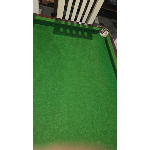 2195 - A snooker table approx 221cm x 115cm (roughly 7ft x 3ft 8 inch) with a quantity of various accessori... 