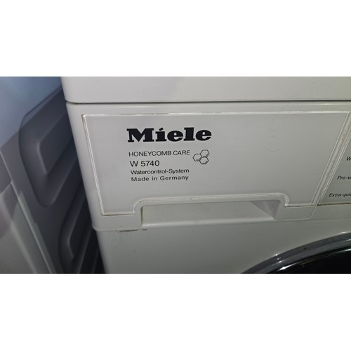 1190 - An under counter washing machine by Miele type W5740