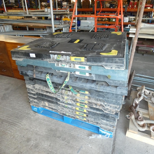 5042 - 12 x Load Hog pallet tops