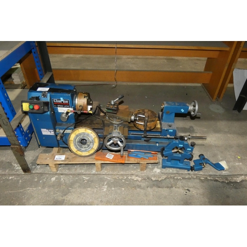 5334 - A Clarke Metalworker 6 speed metal turning lathe 240v bed length approx 67cm supplied with various t... 