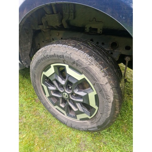 1 - Nissan Navara Tekna DCI fitted with a colour matched Truckman canopy
Registration number: DU69 VWF,
... 