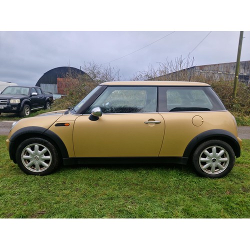 10 - Mini ONE,
Registration number: WF04 AVC,
V5: Present,
Odometer reading: 49,088 miles,
Date of first ... 