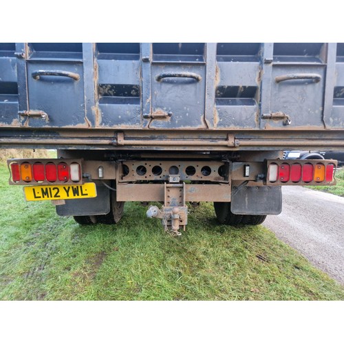 11 - DAF LF Tipper
Registration number: LM12 YWL,
V5: Present,
Odometer reading: 211,935km, 
Date of firs... 