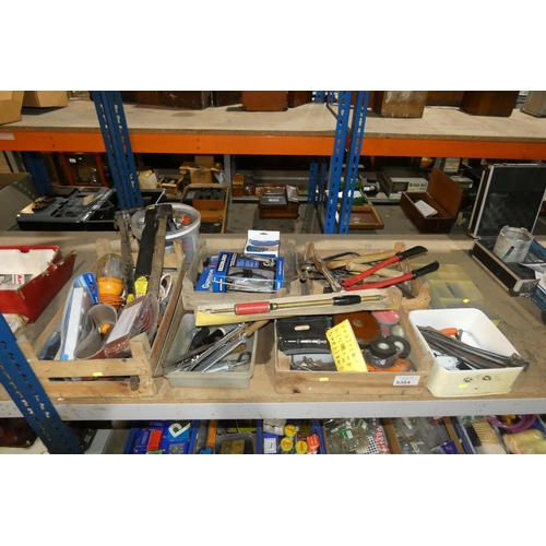 5364 - A quantity of various items including 3 x slaters ripper tools, a Gunson Eazibleed brake / clutch bl... 