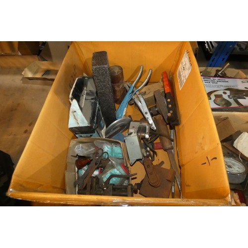 5357 - A quantity of various tools including a 24 inch breaker bar, a Bergen air drill, a small vice, 2 x r... 