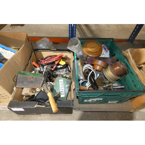 5376 - A quantity of various items including 2 x Saville tins containing split pins and clevis pins, a Bull... 