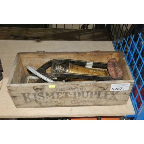 5287 - 1 x vintage Kismet-Duplex foot pump in original wooden box