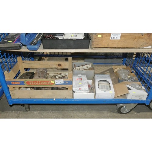 5315 - A quantity of various items including door furniture, sash locks, a Suresafe HA28 help alarm, 2 x St... 