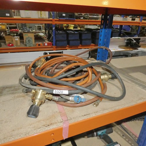 5320 - A quantity of welding gas hose and gauges