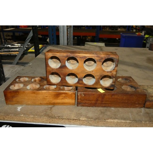 5545 - 7 x various vintage laboratory wooden stands, 1 box containing a quantity of nylon beaker brushes an... 