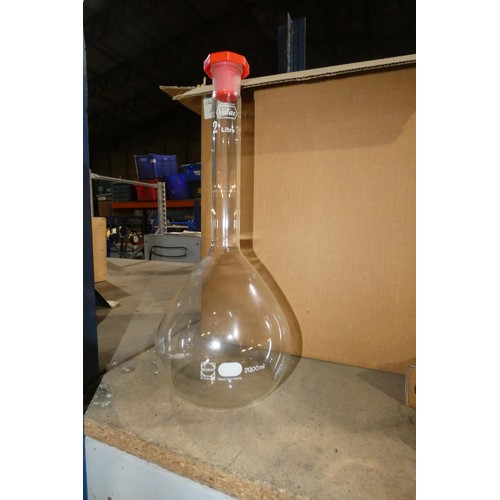 5549 - A quantity of various laboratory glassware by Volac etc. Not practical to list in detail so please v... 