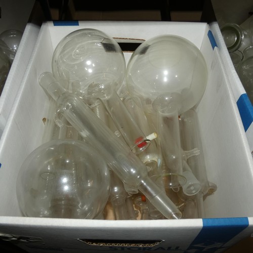 5553 - A quantity of various laboratory glassware by Quickfit, Pyrex etc. Not practical to list in detail s... 