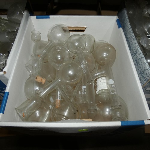 5553 - A quantity of various laboratory glassware by Quickfit, Pyrex etc. Not practical to list in detail s... 