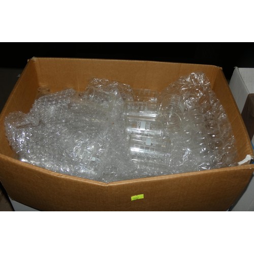 5554 - A quantity of various laboratory glassware by Quickfit, Pyrex etc. Not practical to list in detail s... 