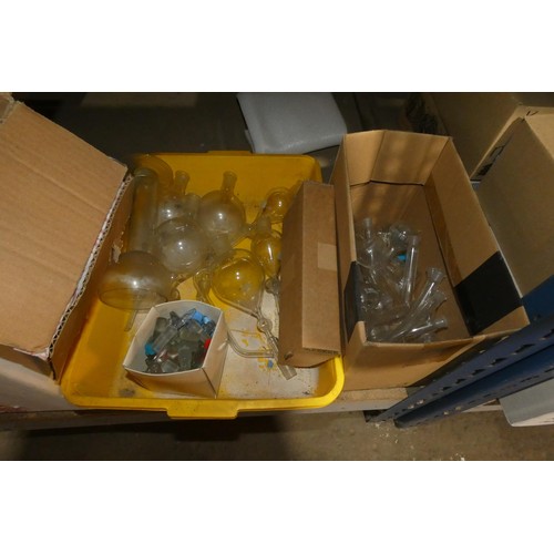 5554 - A quantity of various laboratory glassware by Quickfit, Pyrex etc. Not practical to list in detail s... 