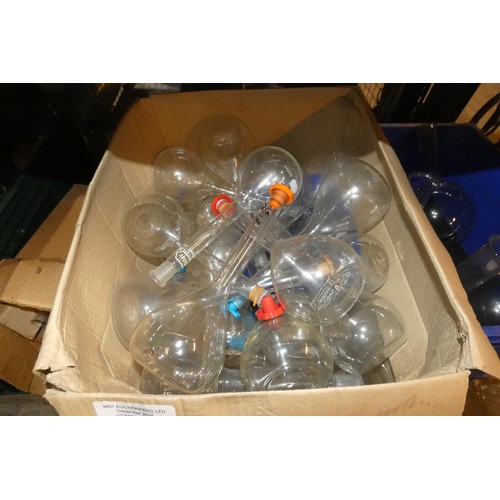 5564 - A quantity of various laboratory glassware by Volac, Pyrex etc. Not practical to list in detail so p... 