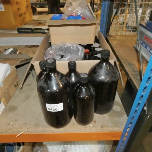 5480 - A quantity of various brown glass laboratory type bottles