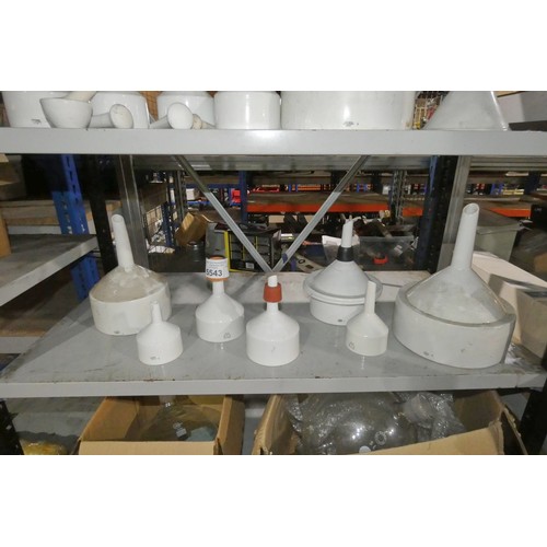 5543 - 7 x various white porcelain laboratory funnels. Contents of 1 shelf