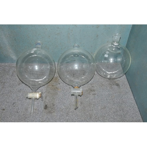 5544 - 1 x Quickfit 5L round bottom laboratory glass flask and 1 x other piece of 5L laboratory glassware b... 