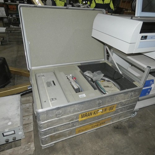 5574 - 1 general purpose gas analyser by Foxboro type Miran 1A CVF M104-D with a Philips PM 8251 single pen... 