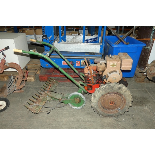 5588 - 1 x Mayfield 6122BS two wheel garden tractor fitted with a Briggs and Stratton 6hp pull start petrol... 