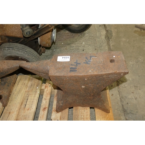 5594 - 1 x blacksmiths anvil - Anvil is marked 114kg