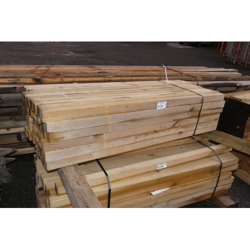 6139 - A quantity of timber comprising of approx 4.5cm x 4.5cm x 120cm long - Top stack