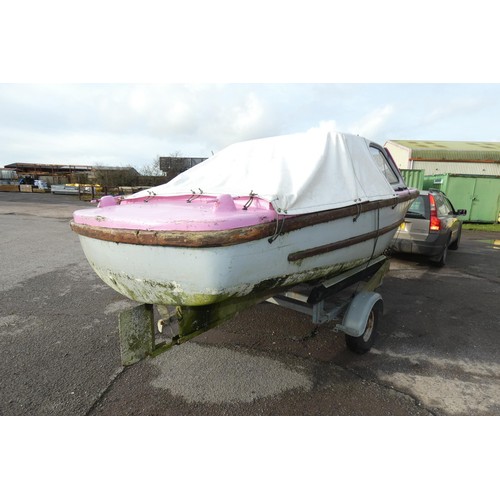 6095 - 1 x Pink Lady boat with no drive system. This boat is approx 15ft long and is supplied with a single... 