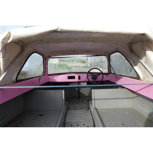 6095 - 1 x Pink Lady boat with no drive system. This boat is approx 15ft long and is supplied with a single... 