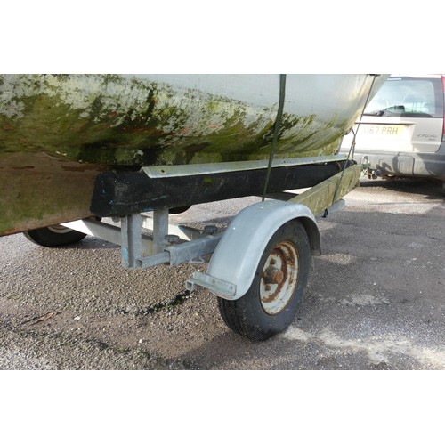 6095 - 1 x Pink Lady boat with no drive system. This boat is approx 15ft long and is supplied with a single... 