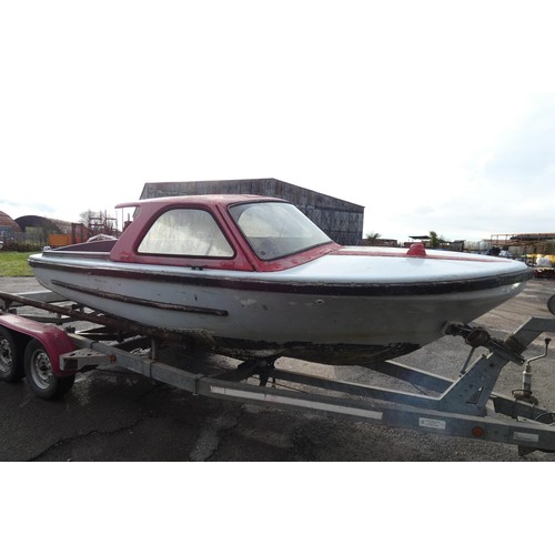 6096 - 1 x Pink Lady boat with no drive system. This boat is approx 15ft long and is supplied with a twin a... 