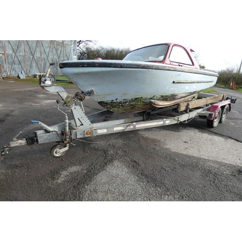 6096 - 1 x Pink Lady boat with no drive system. This boat is approx 15ft long and is supplied with a twin a... 