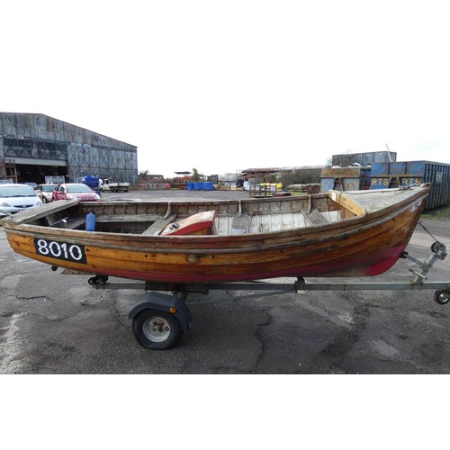 6097 - 1 x Classic Clinker boat with no drive system. This boat is approx 15ft long and is supplied with a ... 