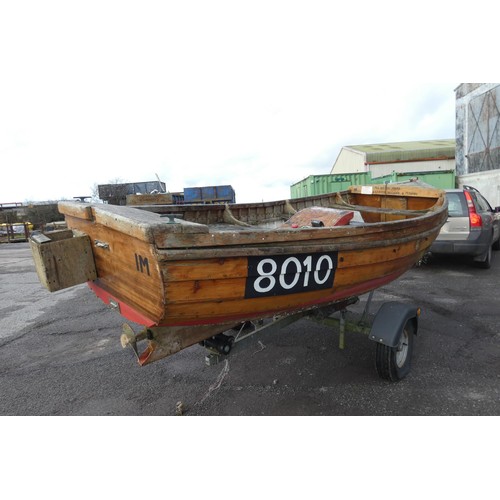 6097 - 1 x Classic Clinker boat with no drive system. This boat is approx 15ft long and is supplied with a ... 